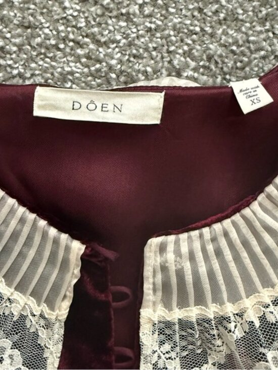 Doen Burgundy Velvet Mini Dress with Lace Collar - Picture 3 of 7